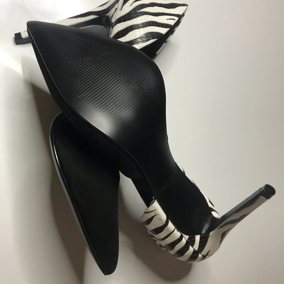 Shoes with my matching blouse - Picture 8 of 16